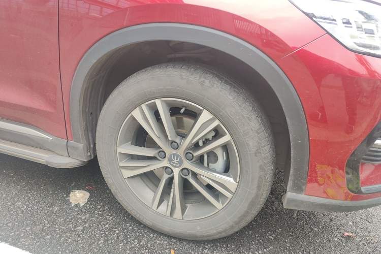 Used BYD Song Pro 2021 1.5T Automatic Xiaoyun Luxury Model Right Front Wheel Hub