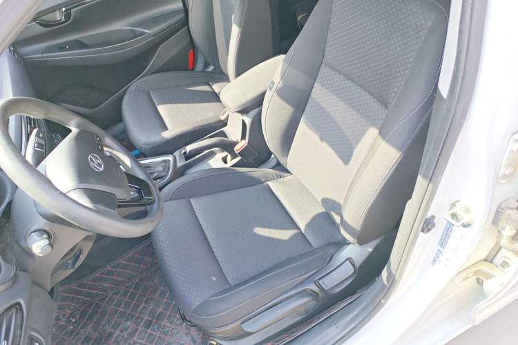 Used Hyundai Celesta 2018 1.6L Automatic GL Enjoyment Version China V Standard