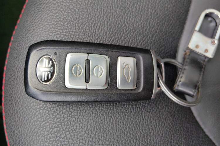 Used FAW Senya R7 2017 1.6L Automatic Prestige Model
