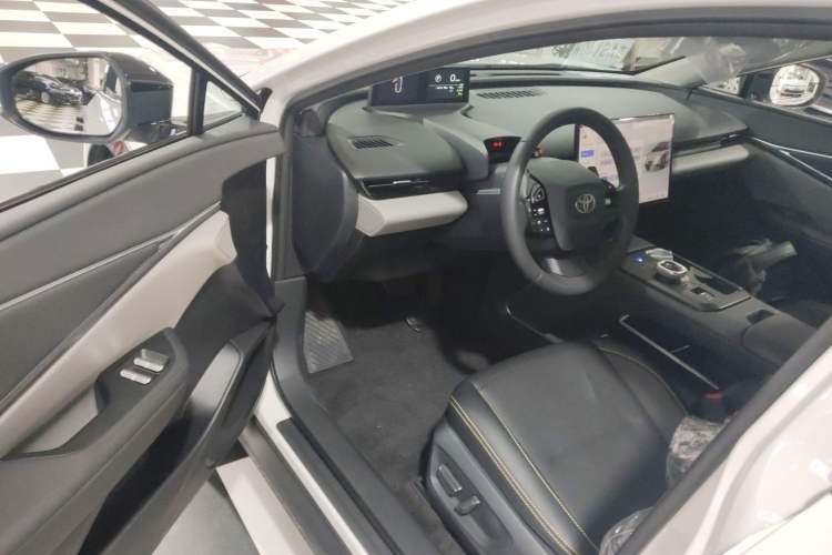 Used Toyota bZ5 2025 Model 550 PRO