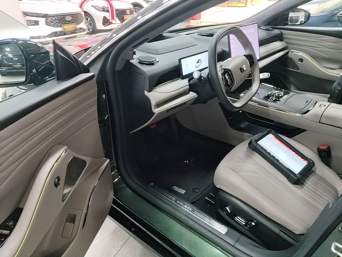 Geely Galaxy 8 2025 130km EM-P Starship Edition — снимка 18