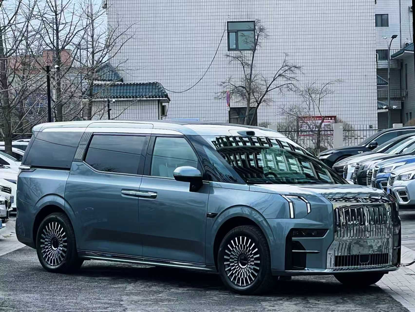 Zeekr 009 2024 Six-Seat Executive Version 4WD 108 kWh — снимка 3