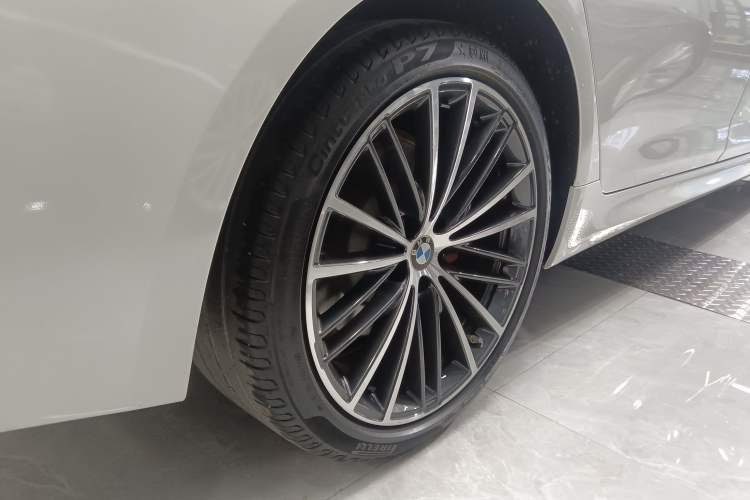 Used BMW 5 Series 2022 Restyled 530Li Leading Edition M Sport Package
