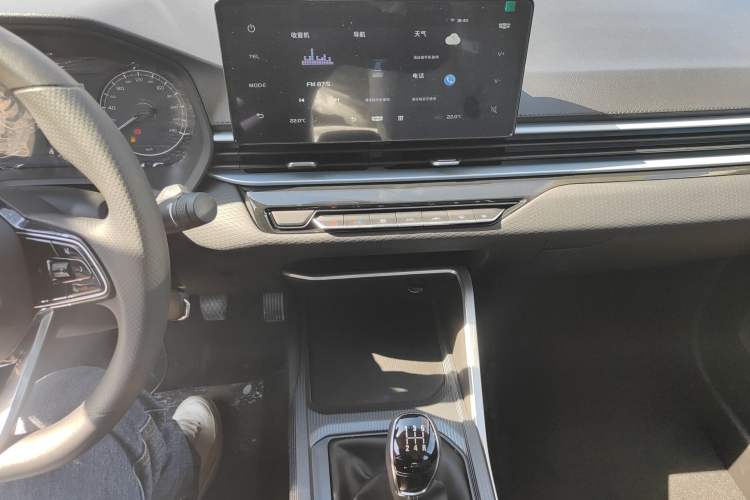 Used Geely Auto Emgrand 2025 4th Generation 1.5L Manual - Starry Edition
