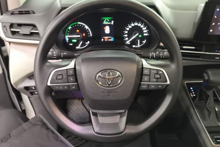 Used Toyota Granvia 2024 2.5L Hybrid Comfort Edition