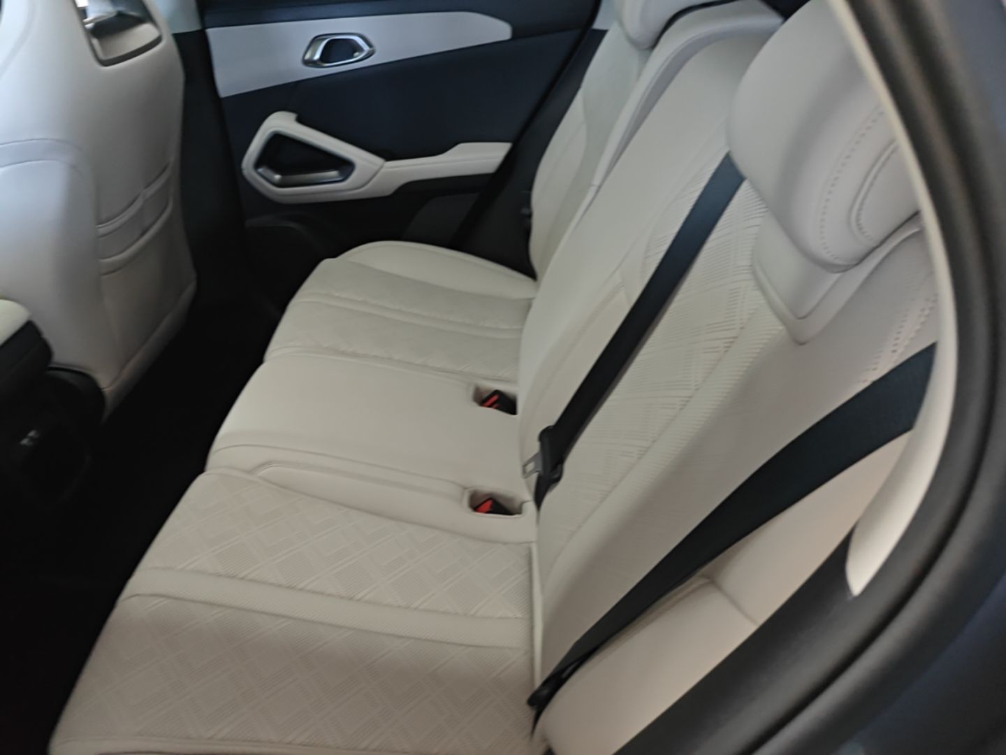 BYD Yuan UP 2024 401KM Beyond Edition — снимка 20