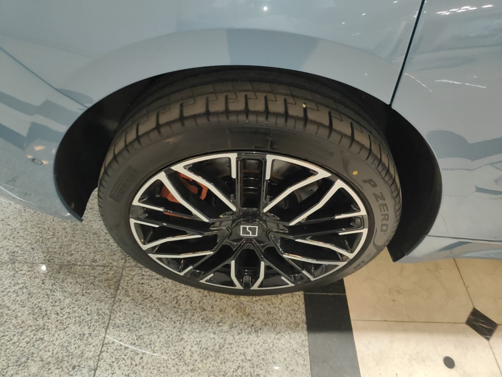 Zeekr 001 2025 YOU Edition 100 kWh All-Wheel Drive — снимка 11