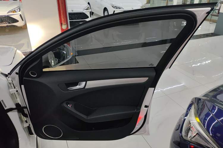 Used Audi A4 2014 40 TFSI allroad quattro plus version