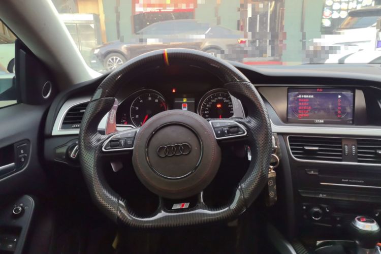 Used Audi A5 2010 2.0TFSI Sportback Comfort Model Steering Wheel