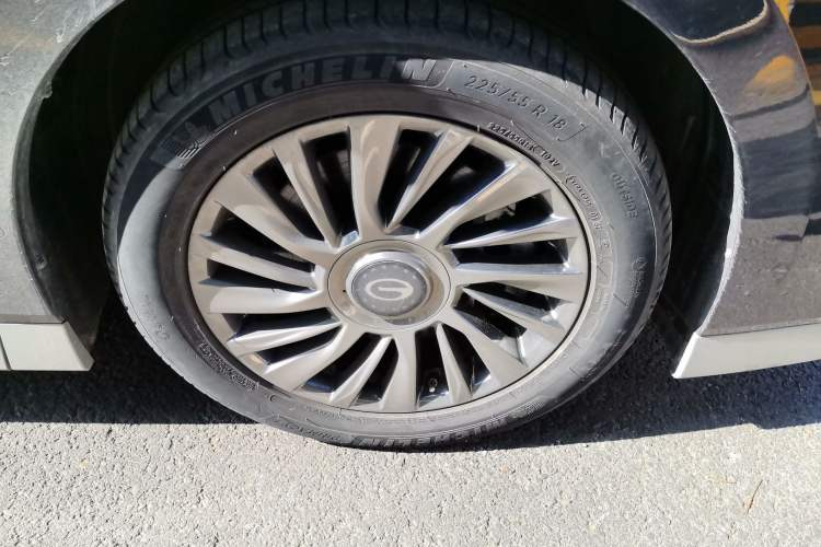 Used GAC Trumpchi M8 2023 Zongshi Series Dual-Motor Supreme Edition Right Front Wheel Hub