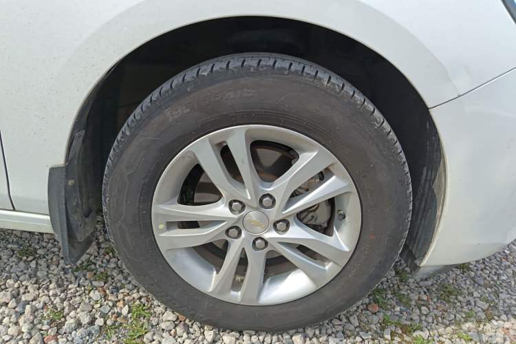 Used Chevrolet Cavalier 2019 320 Automatic Xinyue Edition Right Front Wheel Hub