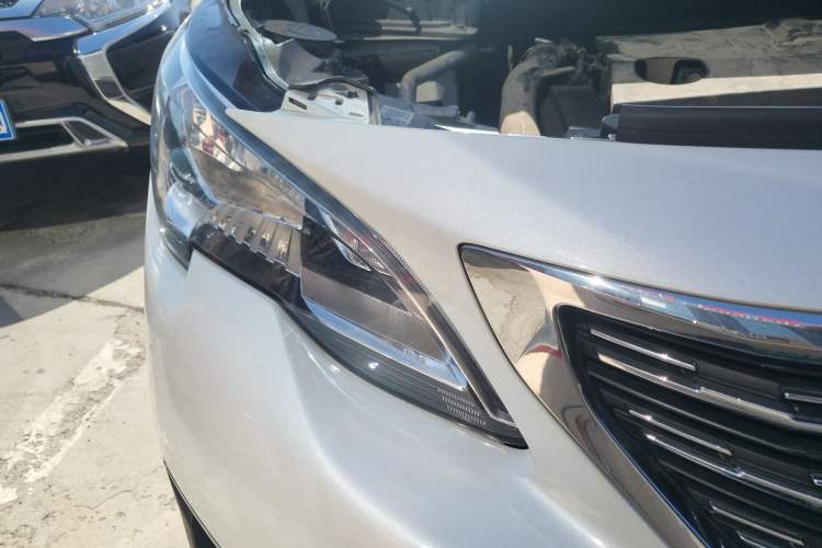 Used Peugeot 5008 2017 380THP 7-Seater Elite Edition Right Front Headlight