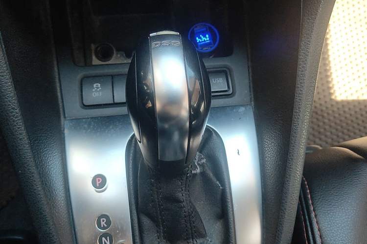 Used Volkswagen Golf 2011 1.6L Automatic Fashion Edition