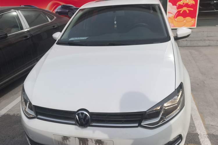 Used Volkswagen Polo 2016 1.6L Automatic Comfort Model
