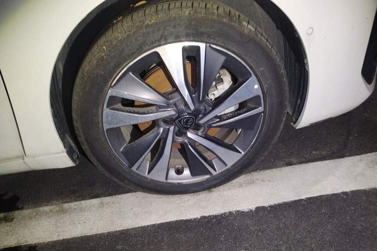 Used Peugeot 408 2022 1.6T Dream Edition Right Front Wheel Hub