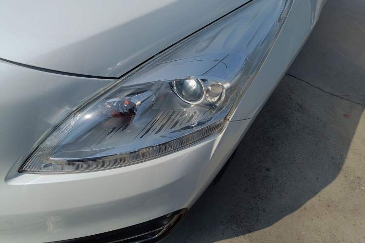 Used Peugeot 3008 2016 1.6THP Automatic Classic Edition Left Front Headlight