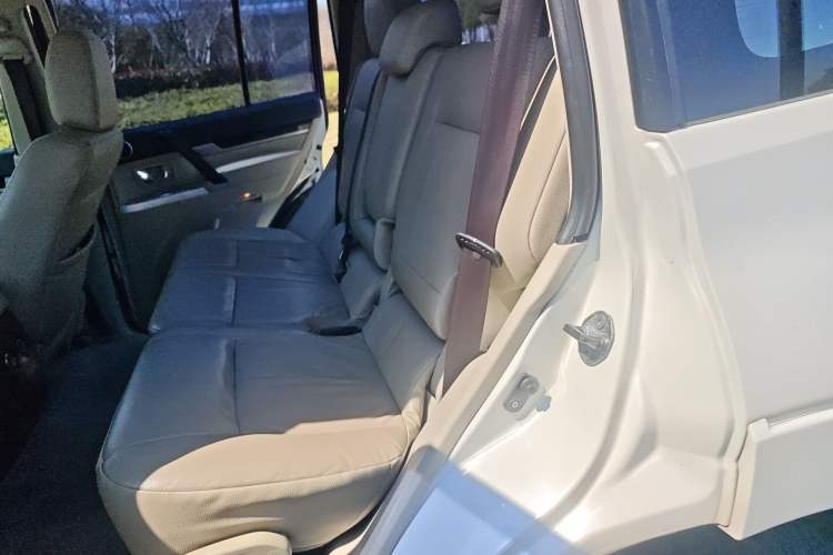 Used Mitsubishi Pajero 2017 V97 3.8L 5-Door GLS Model with Sunroof – Middle East
