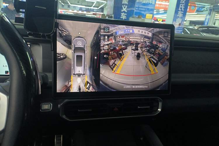 Used JETOUR Traveler 2023 2.0T All-Wheel-Drive CrossPRO Audio And AC Panel