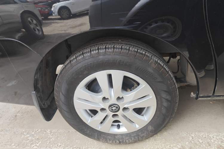 Used JAC Refine M3 2015 Maker Edition 1.6L Luxury Smart Version Right Rear Wheel Hub