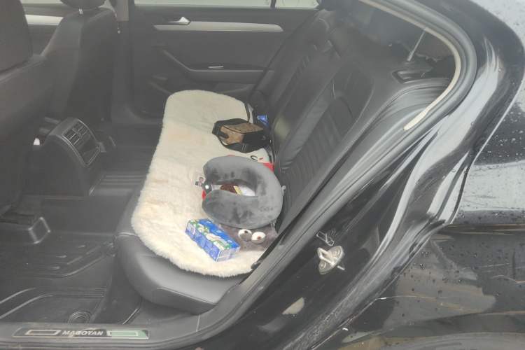 Used Volkswagen Magotan 2018 280TSI DSG Comfort Model Left Rear Seat