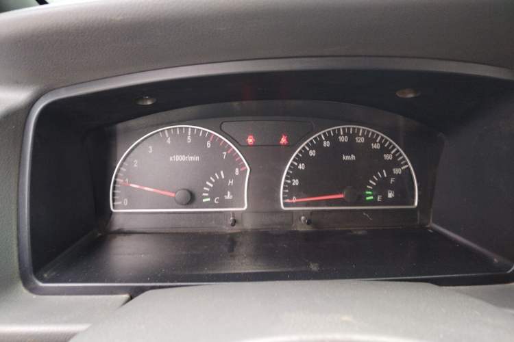 Used Dongfeng Shuaike 2011 1.6L Manual Comfort 7-Seater