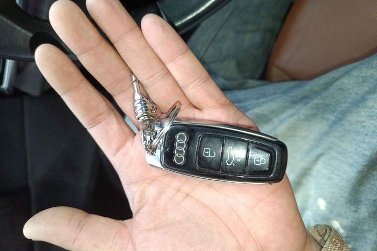 Used Audi Q8 2019 45 TFSI Prestige Dynamic Edition Vehicle Key