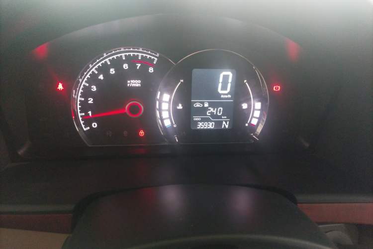 Used Roewe 350 2014 1.5L Automatic Xunyue Version Odometer Close Up