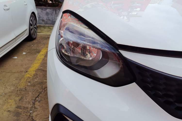 Used Honda Fit 2021 1.5L CVT Trendy Edition Right Front Headlight