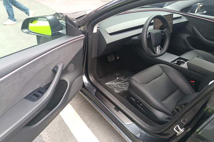 Used Tesla Model 3 2023 Long-Range All-Wheel-Drive Version