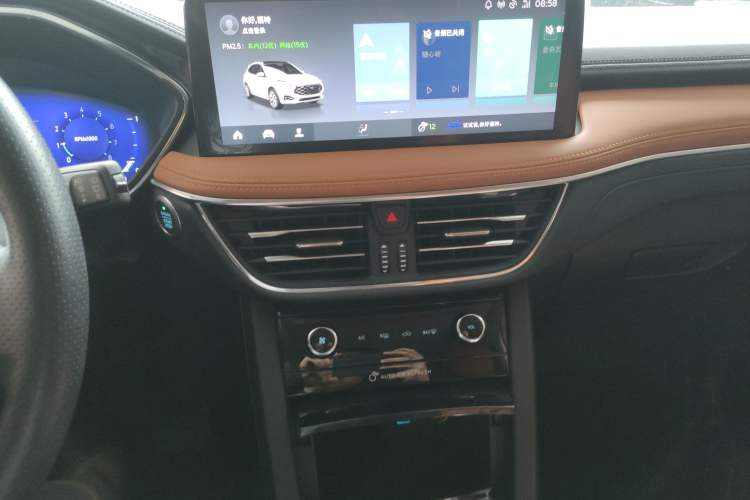 Used Ford Escape 2020 EcoBoost 245 Two-Wheel Drive Smart & Enjoyment Model
