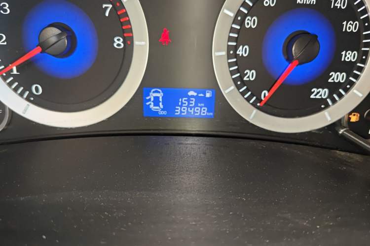 Used Geely Auto Diamond 2014 Sedan 1.5L Manual Entry-Level Model Odometer Close Up