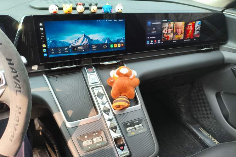 Used Haval Fierce Dragon Max 2023 1.5L Hi4 105 Four-Wheel Drive Navigation Edition Audio And AC Panel