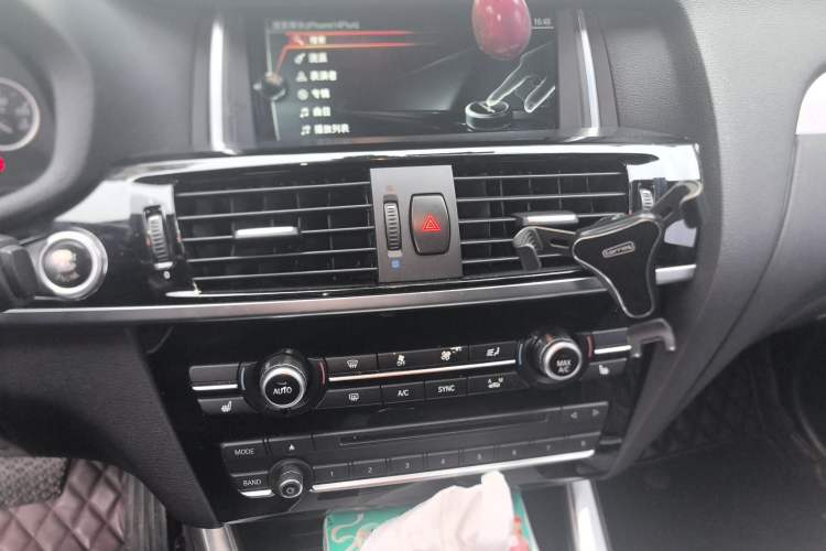 Used BMW X4 2016 xDrive20i M Sport Edition Audio And AC Panel