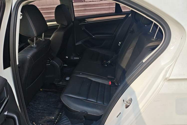 Used Volkswagen Bora 2016 1.6L Automatic Fashion Model
