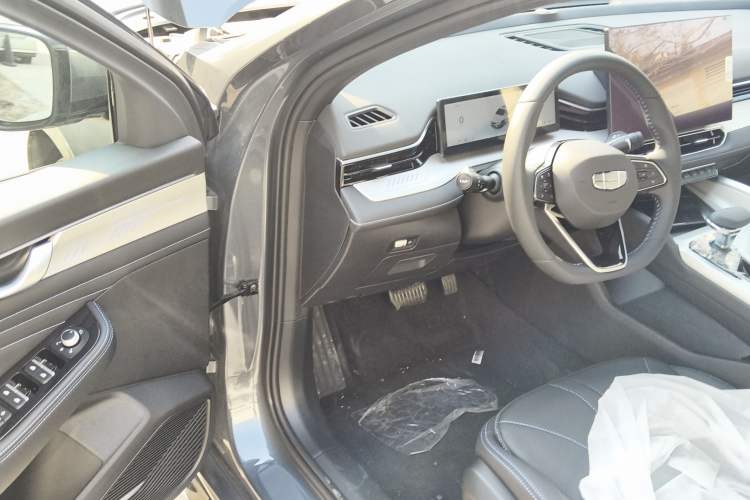 Used Geely Auto Preface 2025 Dongfang Yao 1.5TD Kunlun Edition
