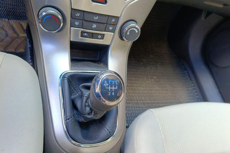 Used Chevrolet Cruze 2015 1.5L Classic SL MT
