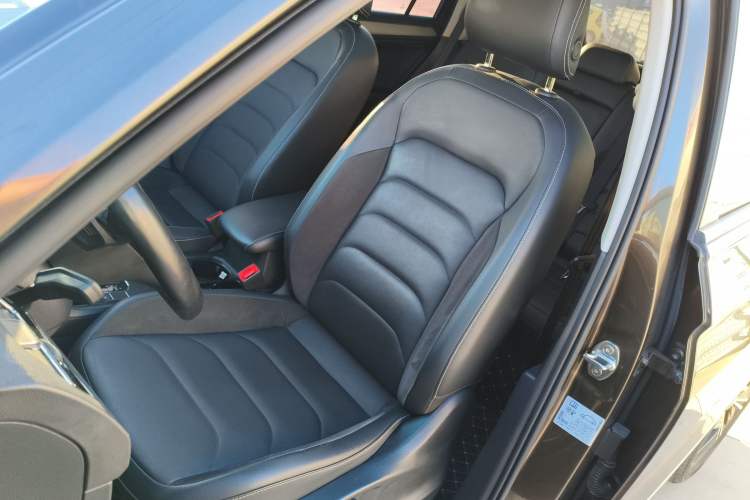 Used Volkswagen Tiguan L 2019 Revised 330TSI Automatic Two-Wheel Drive Smart & Luxury Edition China VI Standard
