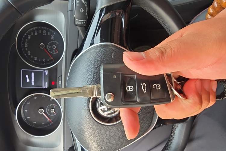 Used Volkswagen Golf 2015 1.4TSI Automatic Comfort Model Vehicle Key