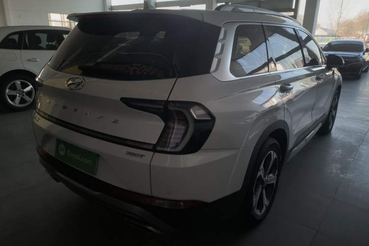 Used Hyundai Santa Fe 2023 Traveler 380T GDi Automatic Two-Wheel Drive GLX Elite Edition
