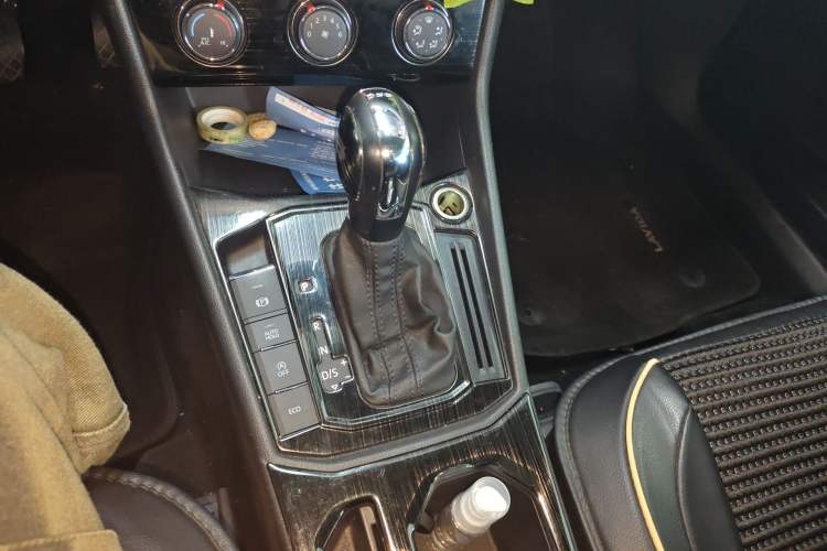 Used Volkswagen Lavida 2019 280TSI DSG Comfort Edition China VI standard Gear Lever