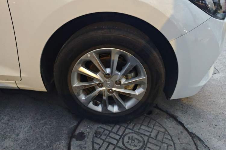 Used Hyundai Verna RV 2017 1.4L Automatic Cool Edition GLS China V Emission Standard Right Front Wheel Hub