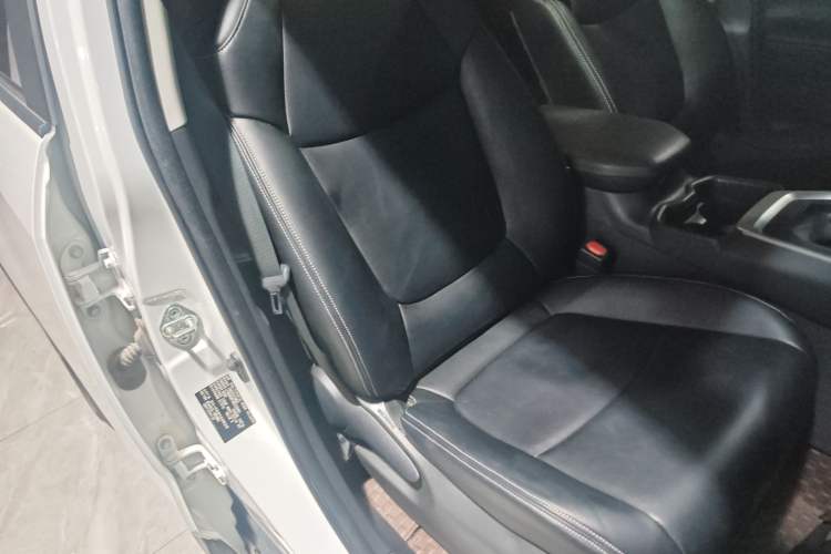 Used Toyota RAV4 2021 2.0L CVT Two-Wheel Drive Fashion Edition
