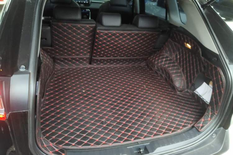 Used Toyota Wildlander 2020 2.0L CVT Two-Wheel Drive Luxury Edition Trunk