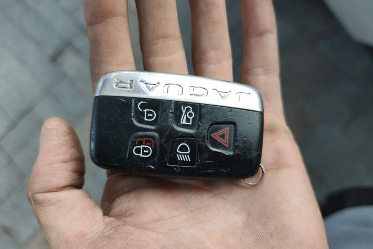 Used Jaguar F-PACE 2016 3.0 SC Four-Wheel Drive R-Sport Sport Edition
