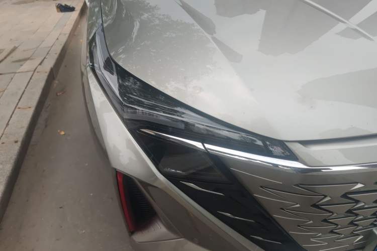 Used CHANGAN OSHAN Z6 2022 Blue Whale 1.5T DCT Luxury Model