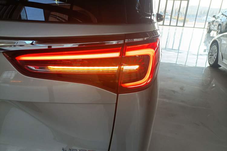 Used Buick GL8 2021 ES Land Cruiser 653T Flagship Model