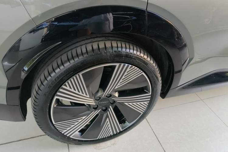 Used Lynk & Co 08 EM-P 2023 220km All-Wheel-Drive Performance Halo
