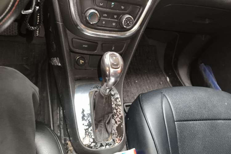 Used Buick Encore 2015 1.4T Automatic Two-Wheel Drive Urban Elite Version
