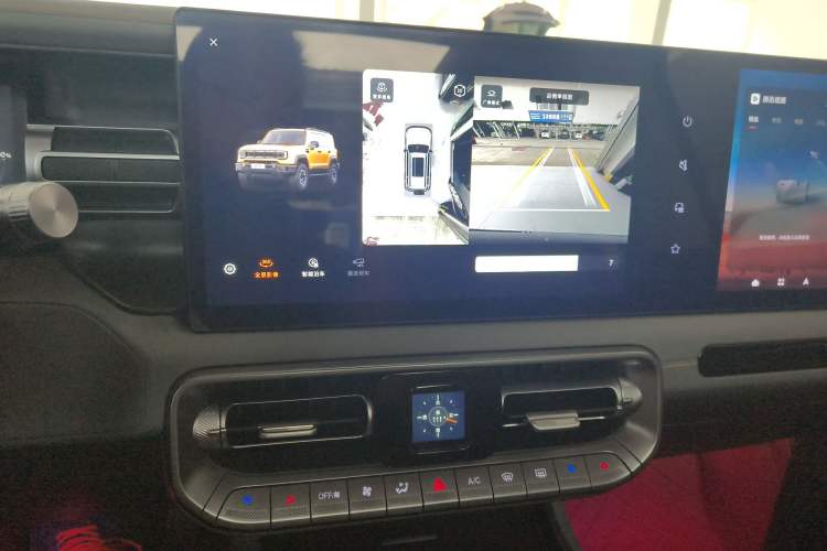 Used BAIC Off-Road BJ40 2024 2.0T All-New Urban Hunter Edition Chivalrous Style Audio And AC Panel