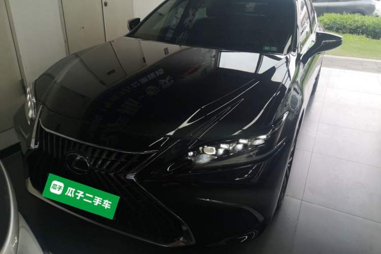 Used Lexus ES 2021 300h Deluxe Edition